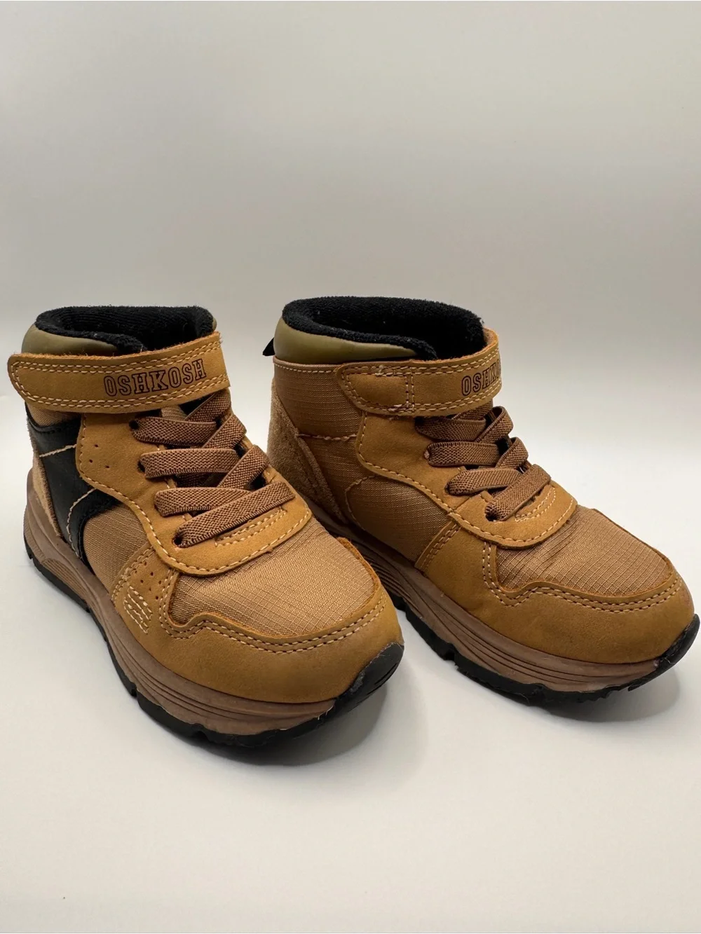 Boys' Oshkosh B'Gosh Boots Black/Brown/Green, Size 9, Preschool